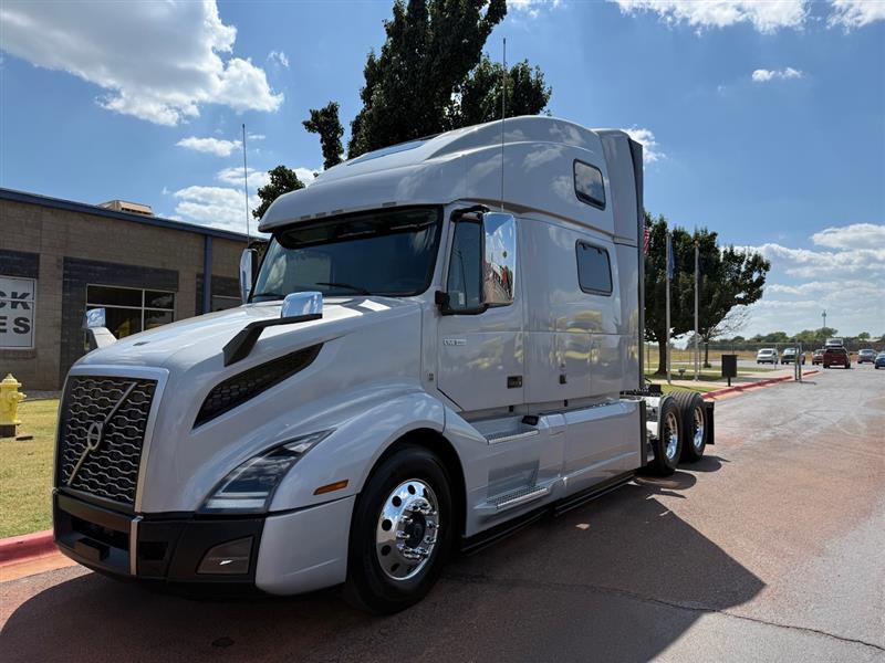 2022 Volvo VNL 860
